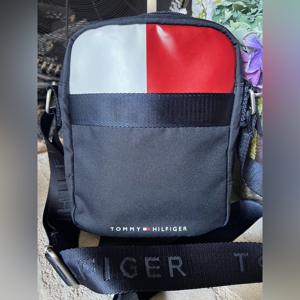 Tommy Hilfiger Unisex Navy, Red & White Sling Crossbody Bag NWOT